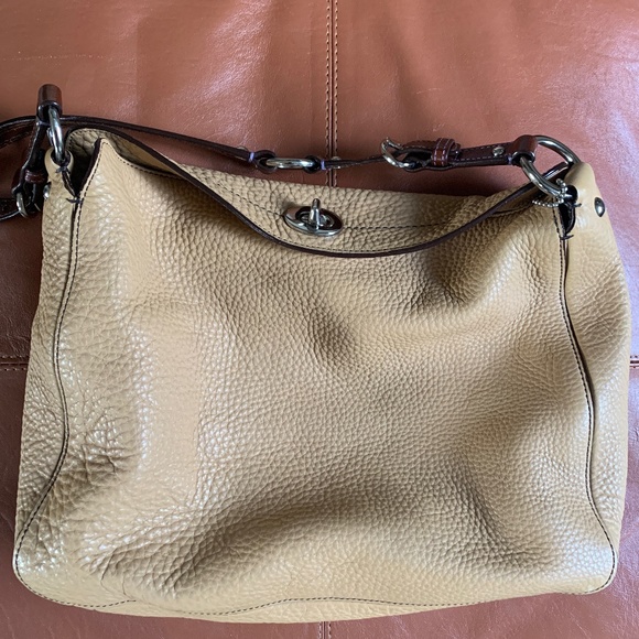 Coach pebble hobo bag - Picture 1 of 4
